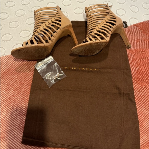 Gently Worn - Elie Tahari Tan Gladiator Strap Leather Heeled Sandals - Size 37 - Picture 11 of 12